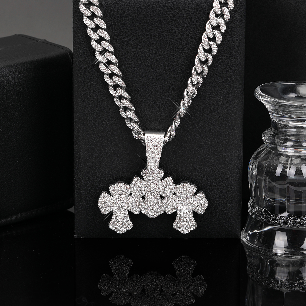 E pendentif seulement