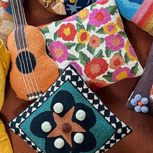 Lieferanten bieten handgemachte Stanz nadel kissen Low MOQ Tufting Custom Design Wurf kissen für Home Decor Freund Geschenk - Product Image 2