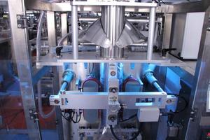 BST420Yラペル型液体包装機飲料用クッキングオイルジュース洗剤ジャムチリなどバッグフォーム - Product Image 2