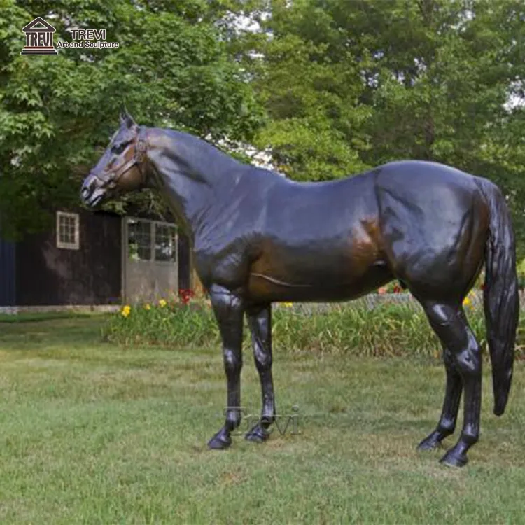 Estátua de bronze de esculturas do cavalo preto da guerra