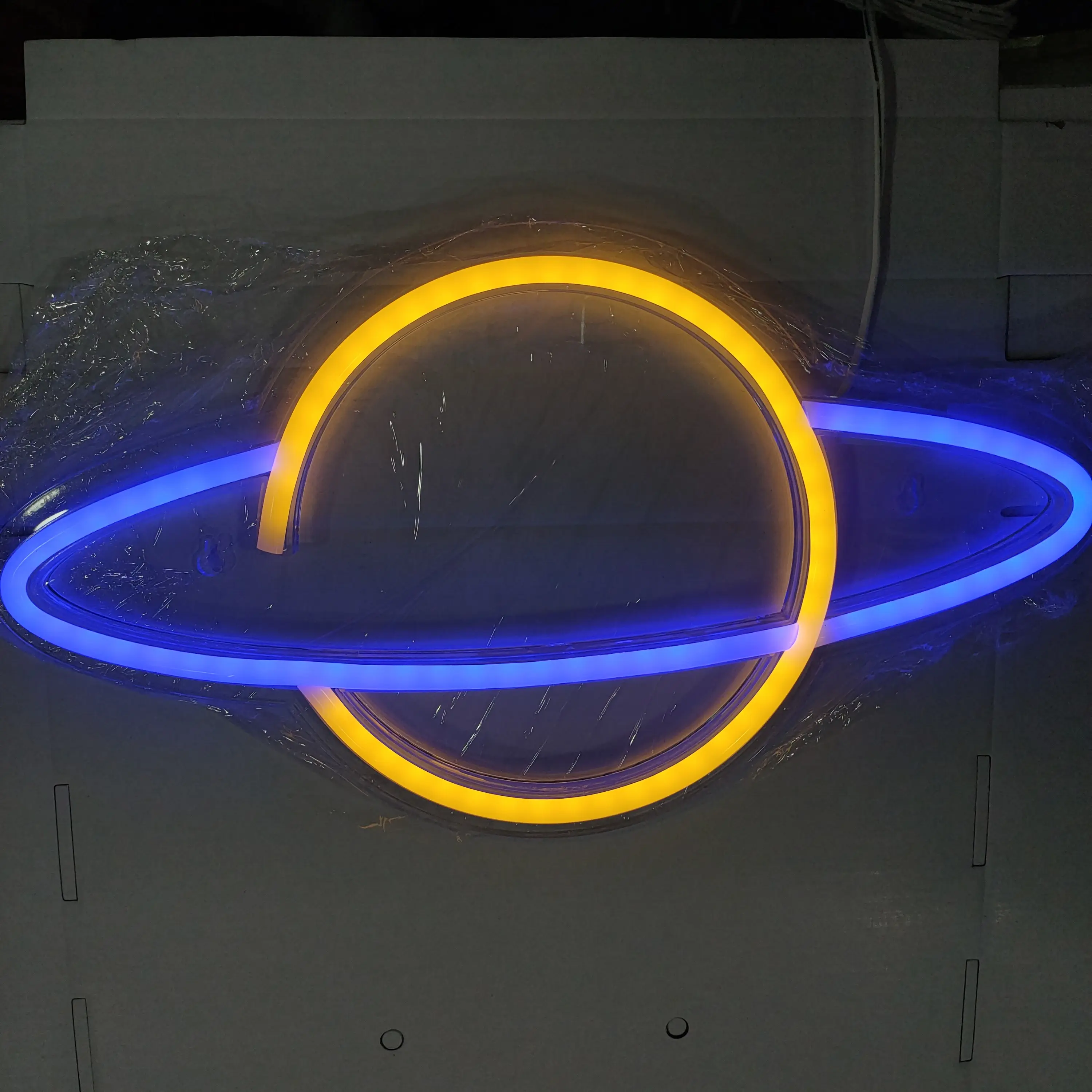 यूएसबी संचालित ग्रह के साथ प्रकाश एलईडी नीयन संकेत पर/बंद स्विच के लिए दीवार सजावट गेमिंग कमरे सजावट