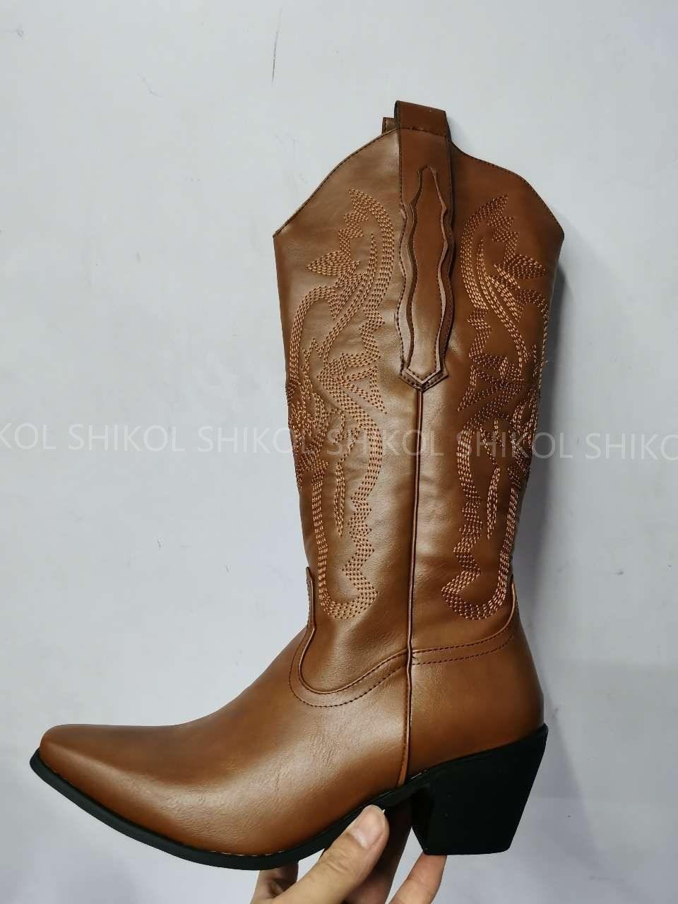 สีน้ำตาล