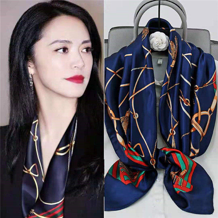 CHsku-11-11# Spikes in navy blue
