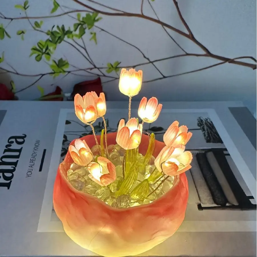 Nuovo prezzo all'ingrosso Led luci di notte in legno Base tulipani fiori di vetro lampade da tavolo per bambini