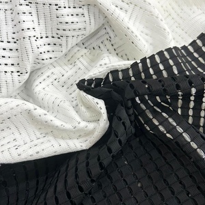 Hollandis kain renda jala Tulle elegan bunga merah spandeks nilon Jacquard sentuhan lembut elastis tinggi untuk gaun tirai Lingerie - Product Image 1