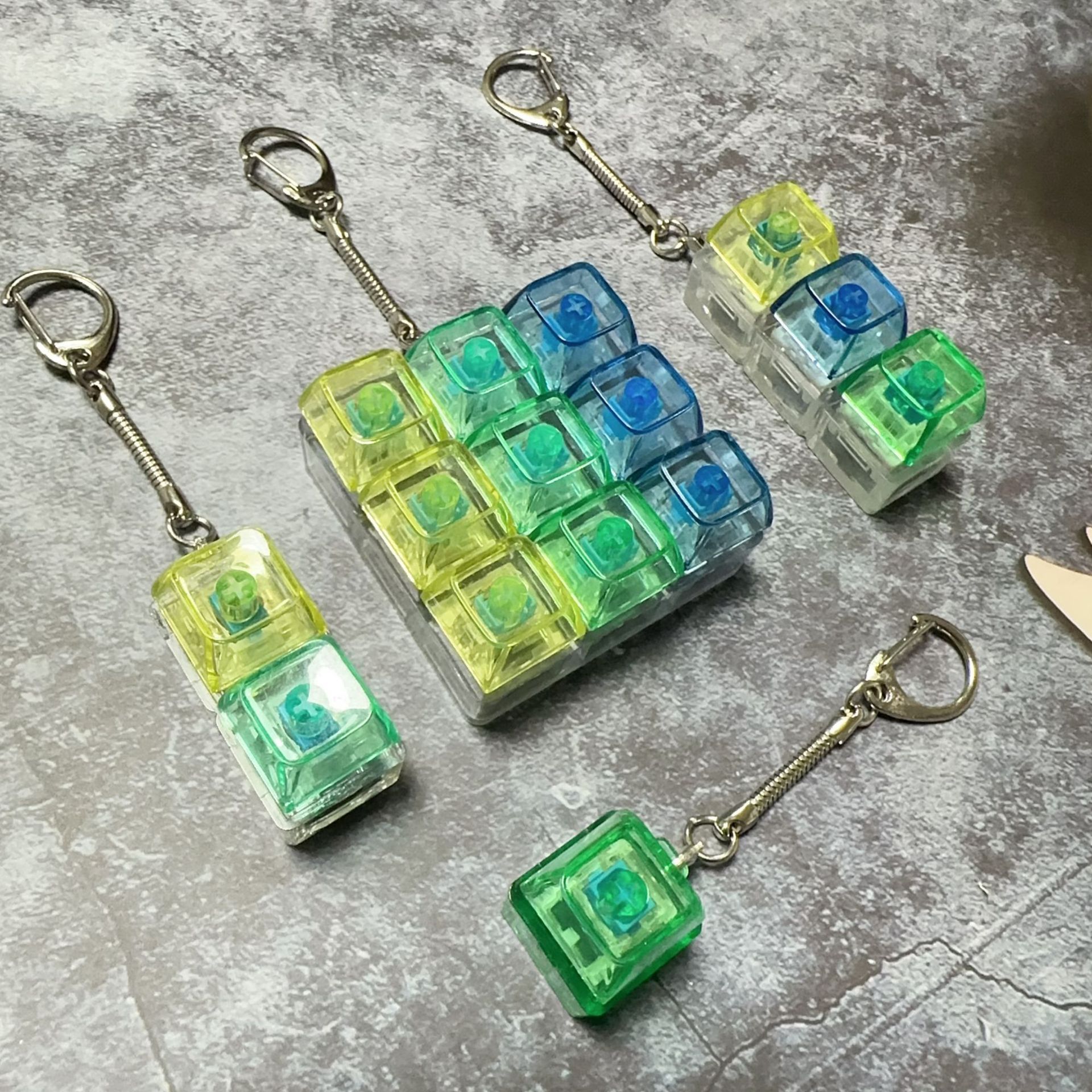 Two key transparent shell-color cap color mixing