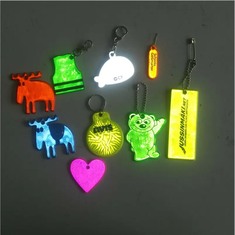 EN471 hohe sichtbarkeit neue custom design förderung weiche pvc reflektierende bär keychain harte aufhänger reflektor für weihnachten ornament