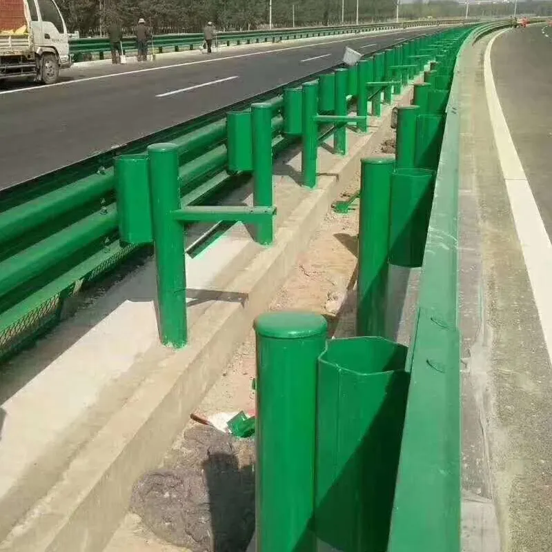 Fabricant de rails d'autoroute à poutre en W personnalisés Garde-corps en acier galvanisé pour barrières de circulation et de collision