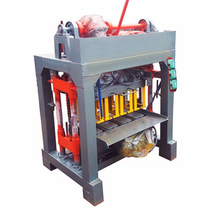 Máquina de fabricación de ladrillos de arcilla de precio más bajo de suministro de fábrica para máquina de maquinaria de bloques de pavimentadora de enclavamiento de ladrillo en Kenia alrededor de 30 años - Product Image 1