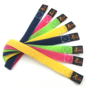 Bunte Kabelbinder mit Klett verschluss und Logo-Etikett Kabel bänder mit Zug lasche