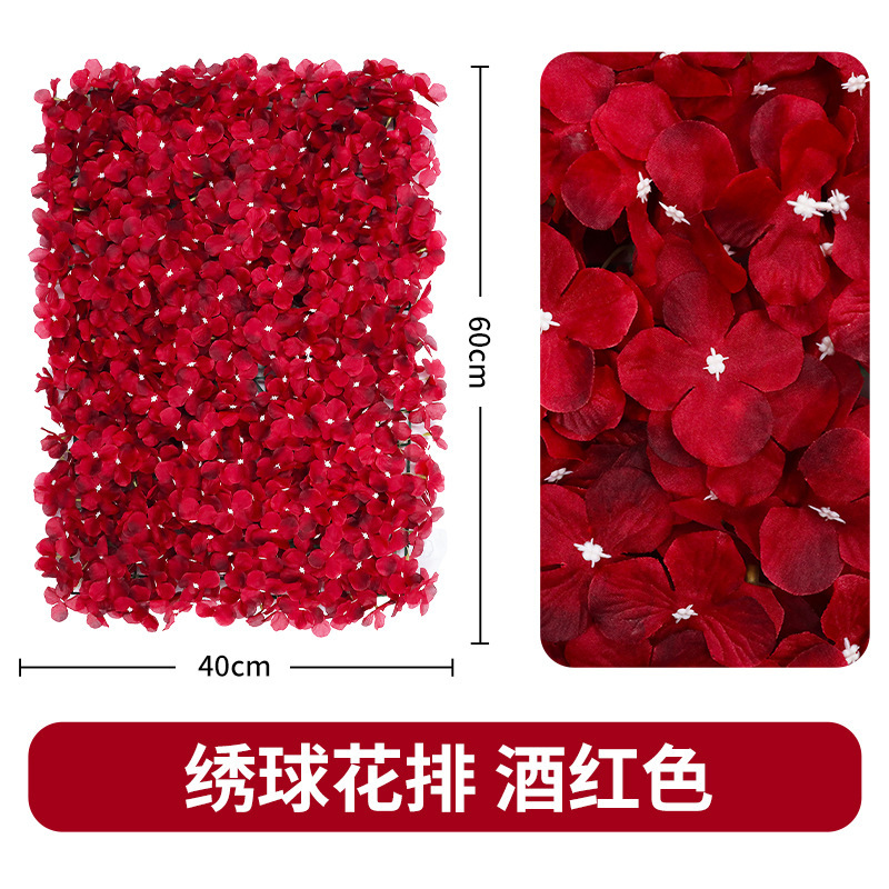 Arrangement d'hortensias, rouge vin