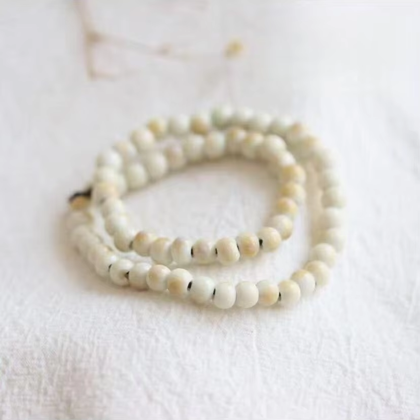 Double circle twilight white