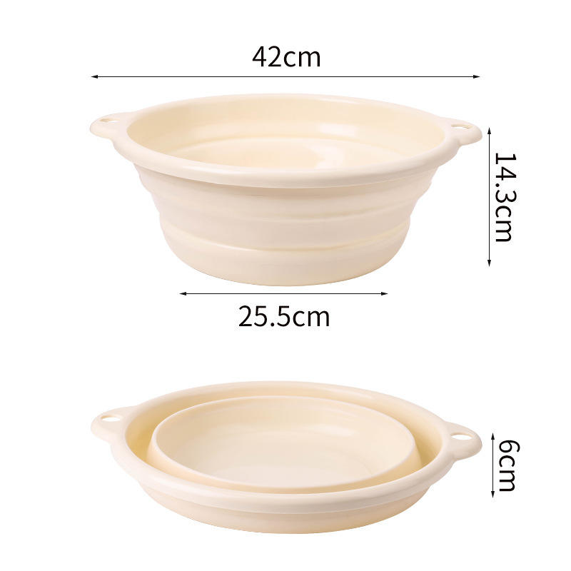 Petit, couleur crème.