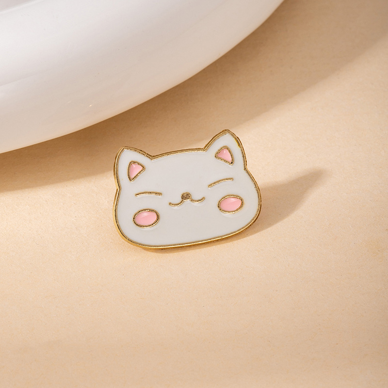 White-X859 kitten