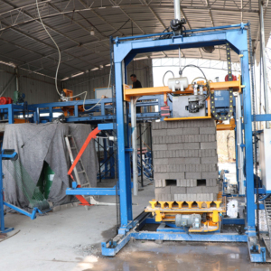 Separador de paletas y bloques de apilamiento y embalaje de bloques de ladrillo completamente automático - Product Image 1