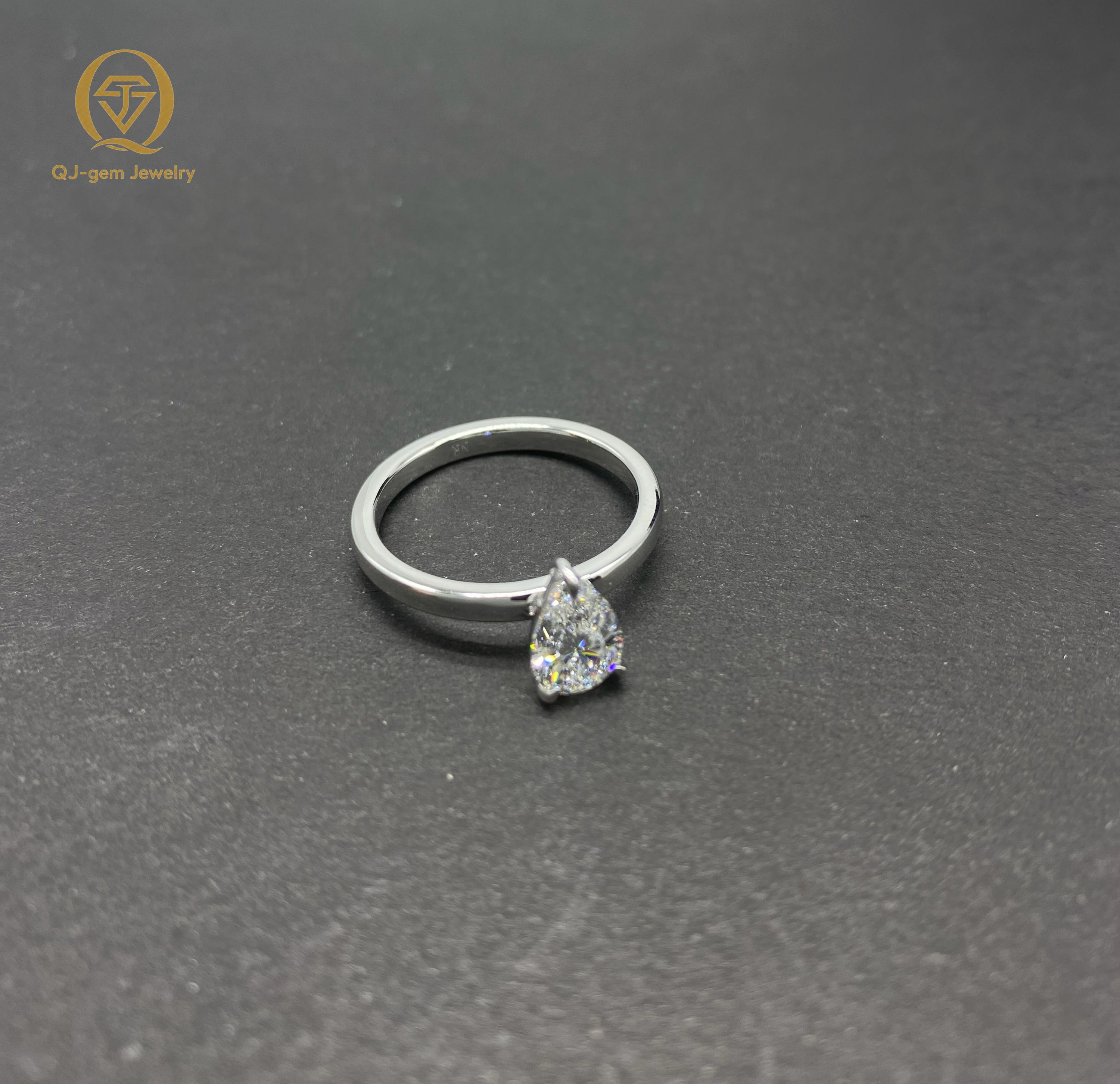 Or blanc/Diamant couleur D blanc