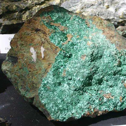銅鉱石と銅濃縮物
