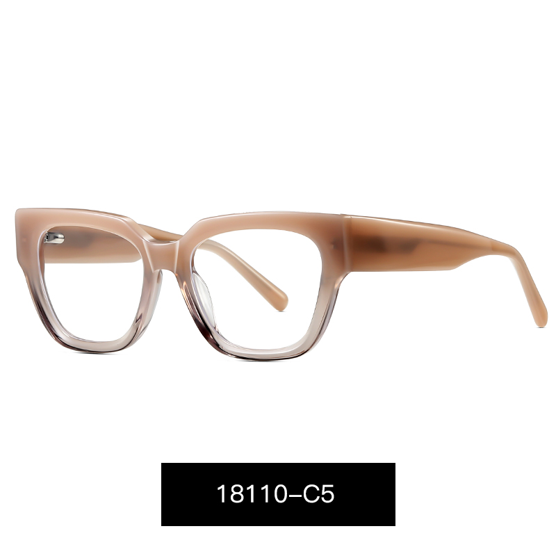 C5Up : jaune riz trouble, vers le jaune. Bas : transparent, café clair.