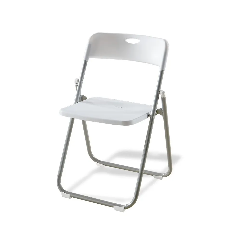 סיטונאי פלסטיק stackable נייד כסאות מסיבה מחנאות פלסטיק לבן משקל קיפול כסאות מתקפל פלסטיק לבן