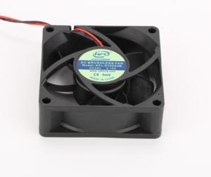 Ventola Industriale DC Brushless da <span class=keywords><strong>3</strong></span> Pollici 70x70x25mm 12V 24V per Inverter, Computer, Armadietti, Frigoriferi - Product Image 4