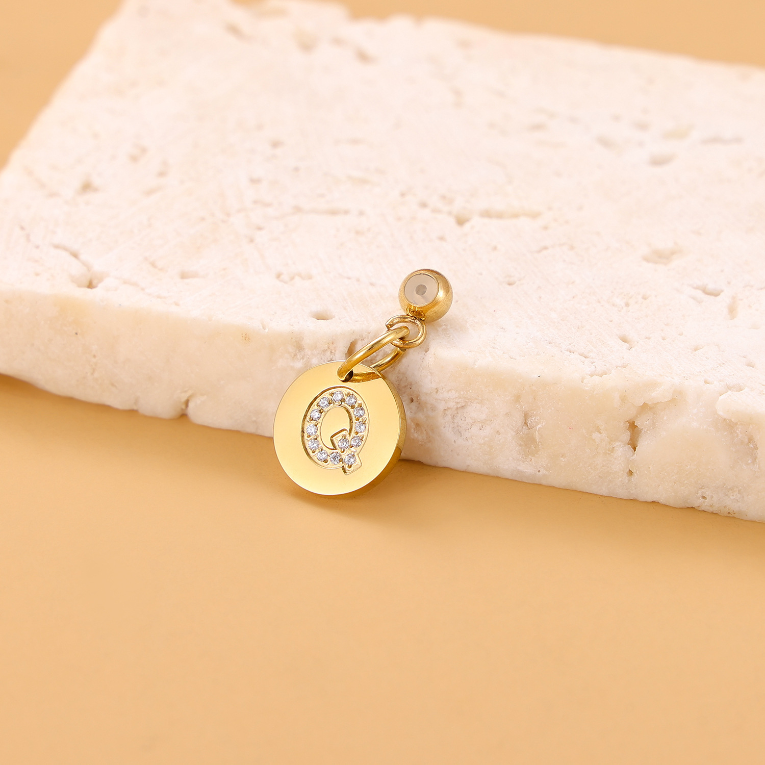 Lettre Q (diamètre 1 cm)