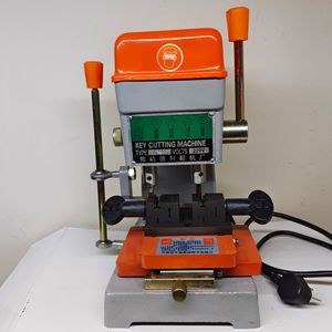 Alta precisione verticale chiave duplicazione macchina di taglio per auto e chiavi di casa attrezzi fabbro manuale automatico - Product Image 1
