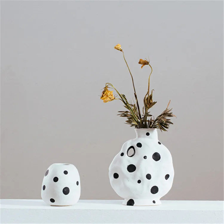 Großhandel Luxus Home Decoration Ornament Desktop Blumenvase Hochzeit Herzstück Keramik weiße Vasen