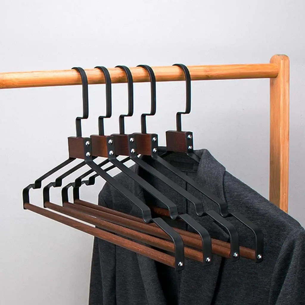 LEEKING Wholesale hotel suit jacket adult  iron art clothes rack high-end metal coat hangers with wood bar