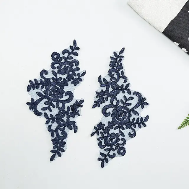 Guangzhou textile fabric flower embroidered lace applique for garments
