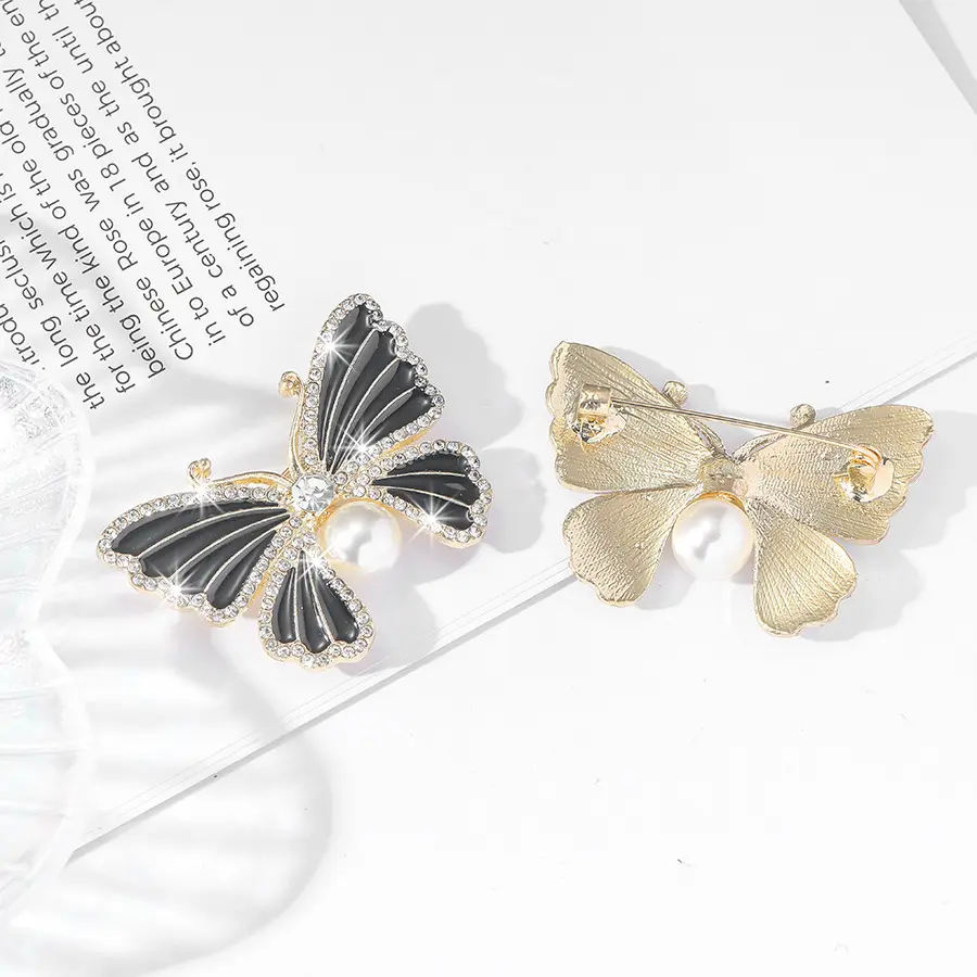 Modische Perle eingebrachter Zirkonium-Emaille-Schmetterlingsbrühe OEM niedrige MOQ Metallstift Großhandel