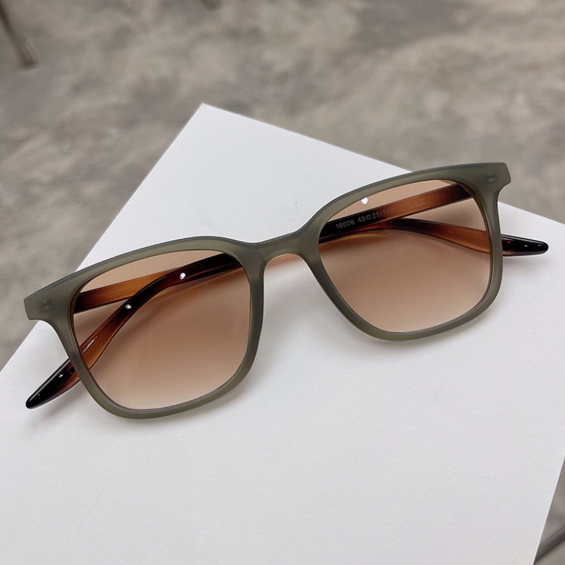 Gray frame-double tea-colored lenses