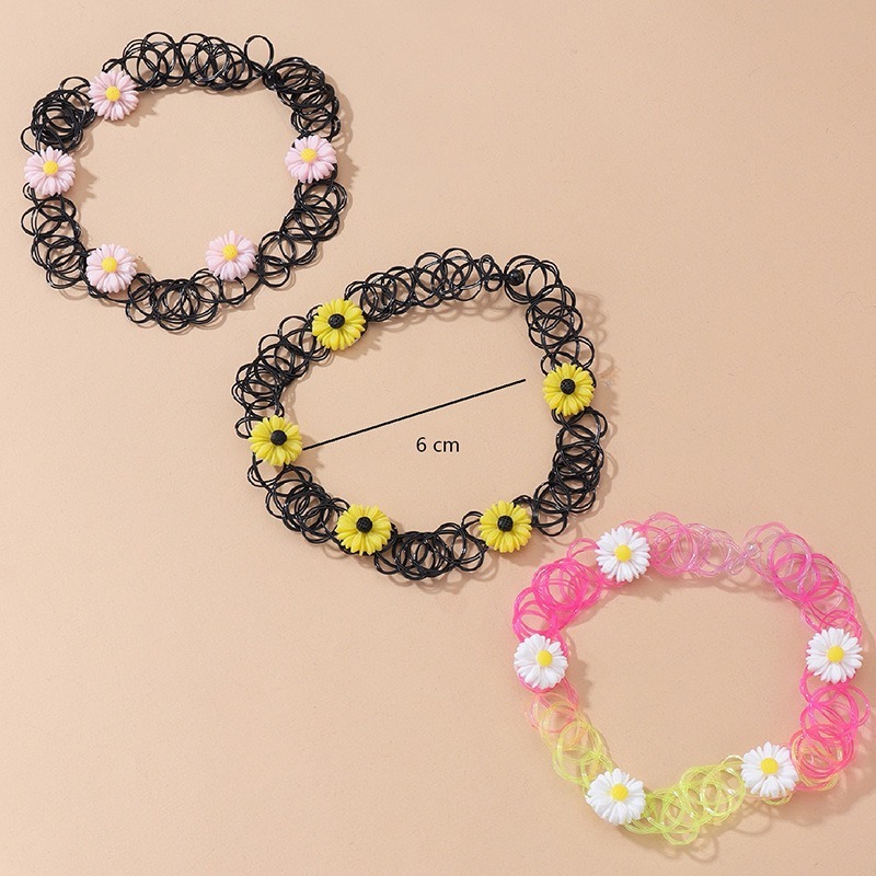 Black line-yellow flower