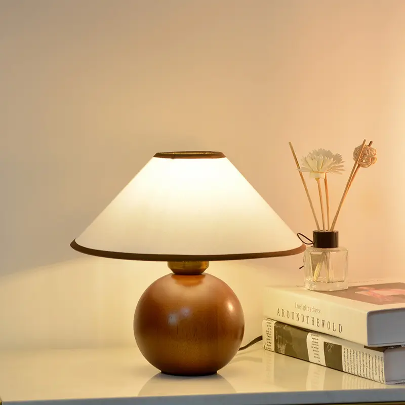 Lampada da tavolo Vintage in legno massello color noce camera da letto vintage coreana decorazione della casa atmosfera da comodino piccola lampada da tavolo