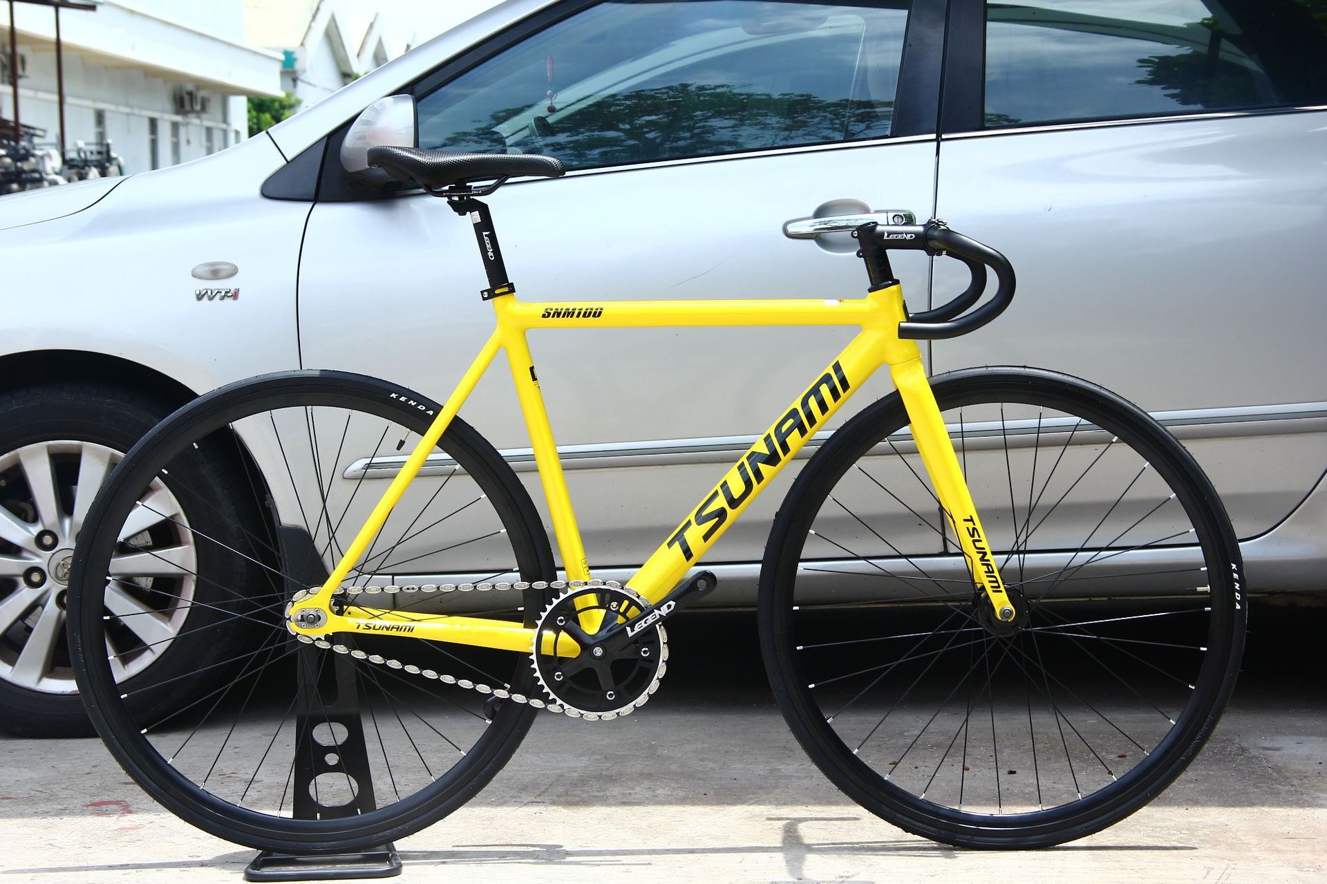 Jaune