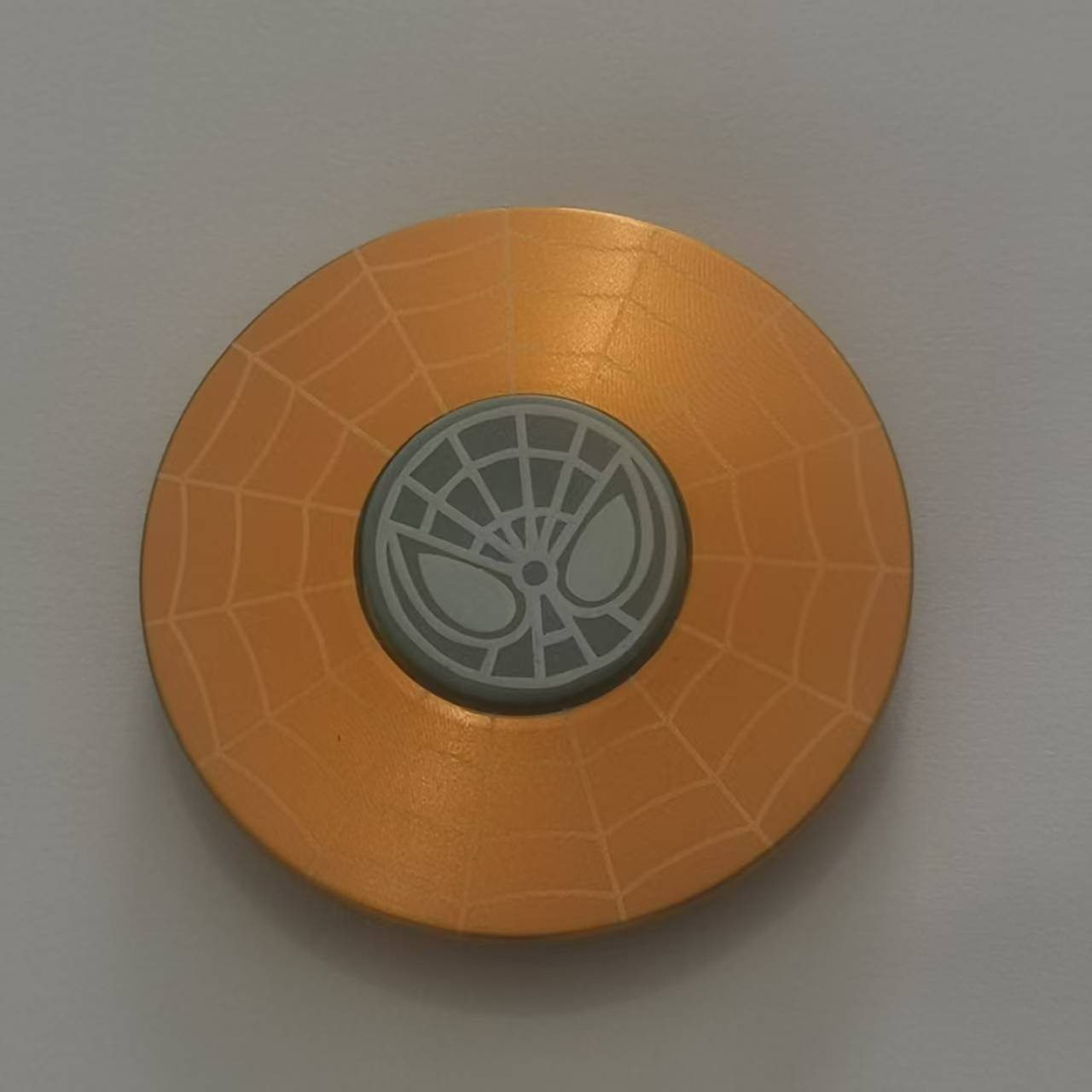 disque de couverture en plastique araignée dorée