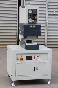 UPVC 1ヘッドシームレス溶接機UPVC製造窓自動溶接機WFH - Product Image 5