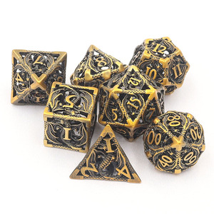 Yüksek kaliteli D20 16mm 20mm Metal Hollow antik RPG dundundice zar fabrika toptan özel Logo ile 7 adet Set D & D oyunları