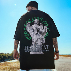 男性用アメリカンレトロ半袖Tシャツ新しい夏のカップルルーズフィッティングクォータースリーブオフショルダー多目的カジュアルトップ