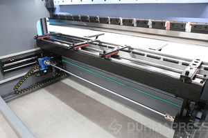 Venta directa 2025 Nuevo diseño DA53T Sistema CNC 4 + 1 Axis Máquina de freno de prensa completamente controlada por computadora - Product Image 3