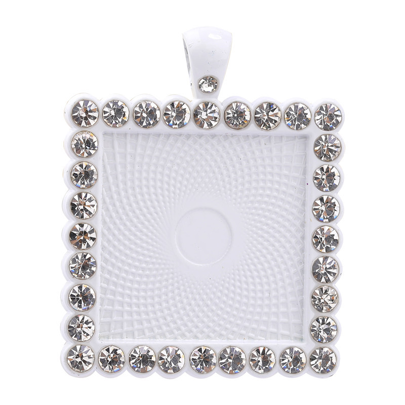 Diamant blanc coloré
