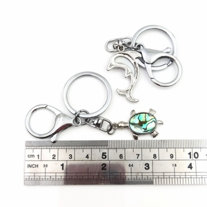 Keychain סיטונאי עבור תכשיטי ביצוע ממצאי בסדר רודיום מצופה לובסטר אבזם Keyring לטאה/סוס מטבע בעל מפתח אוסף