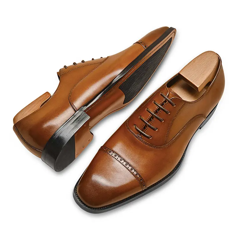 مصنع المورد البلاستيك الدانتيل يصل حذاء رجالي زحافات قماش جلد الأعمال الرسمي اللباس أحذية الرجال