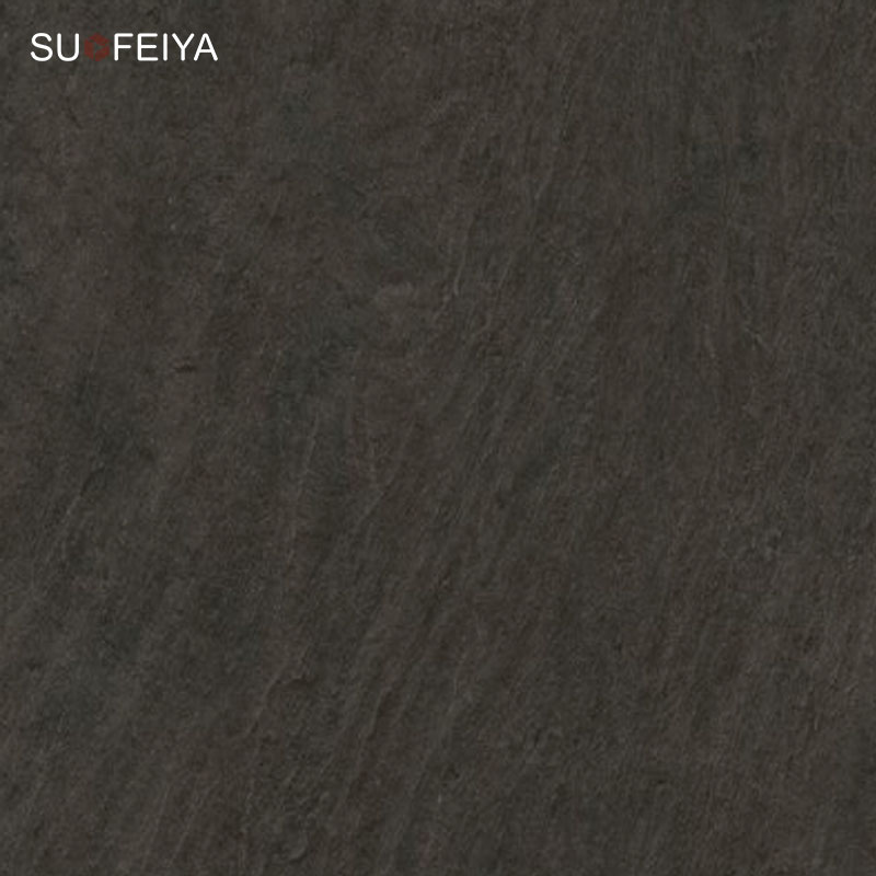 สีเทาเข้ม