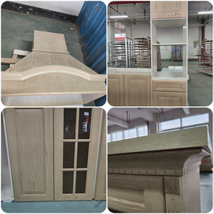 Nhà Bếp Cổ Sang Trọng Với Tủ Gỗ Rắn Màu Trắng Đảo Lớn Và Tủ Ở Khắp Mọi Nơi - Product Image 4