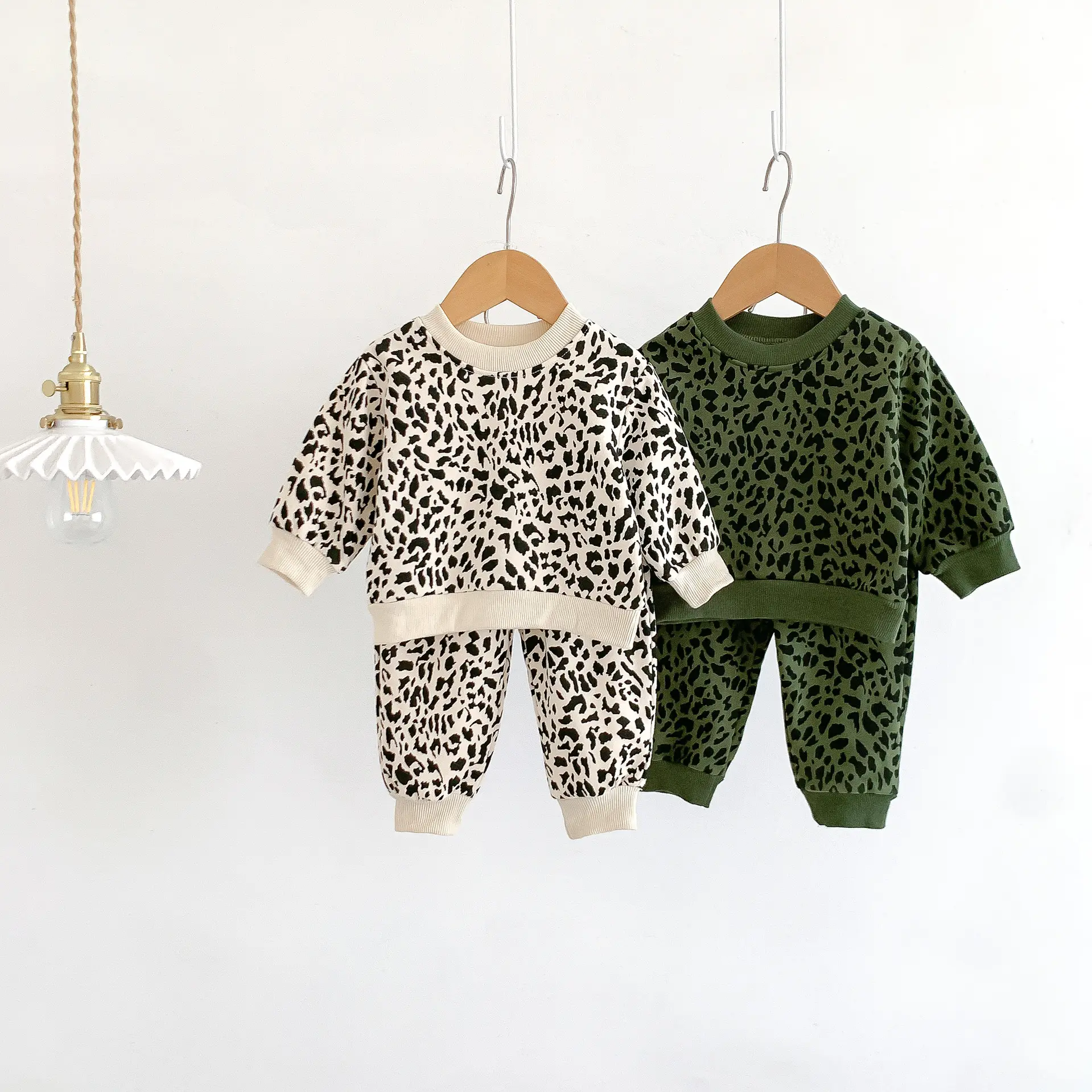 Autunno vestiti del bambino vestito neonati maschi stampa leopardo cotone manica lunga top pantaloni lunghi abiti a due pezzi