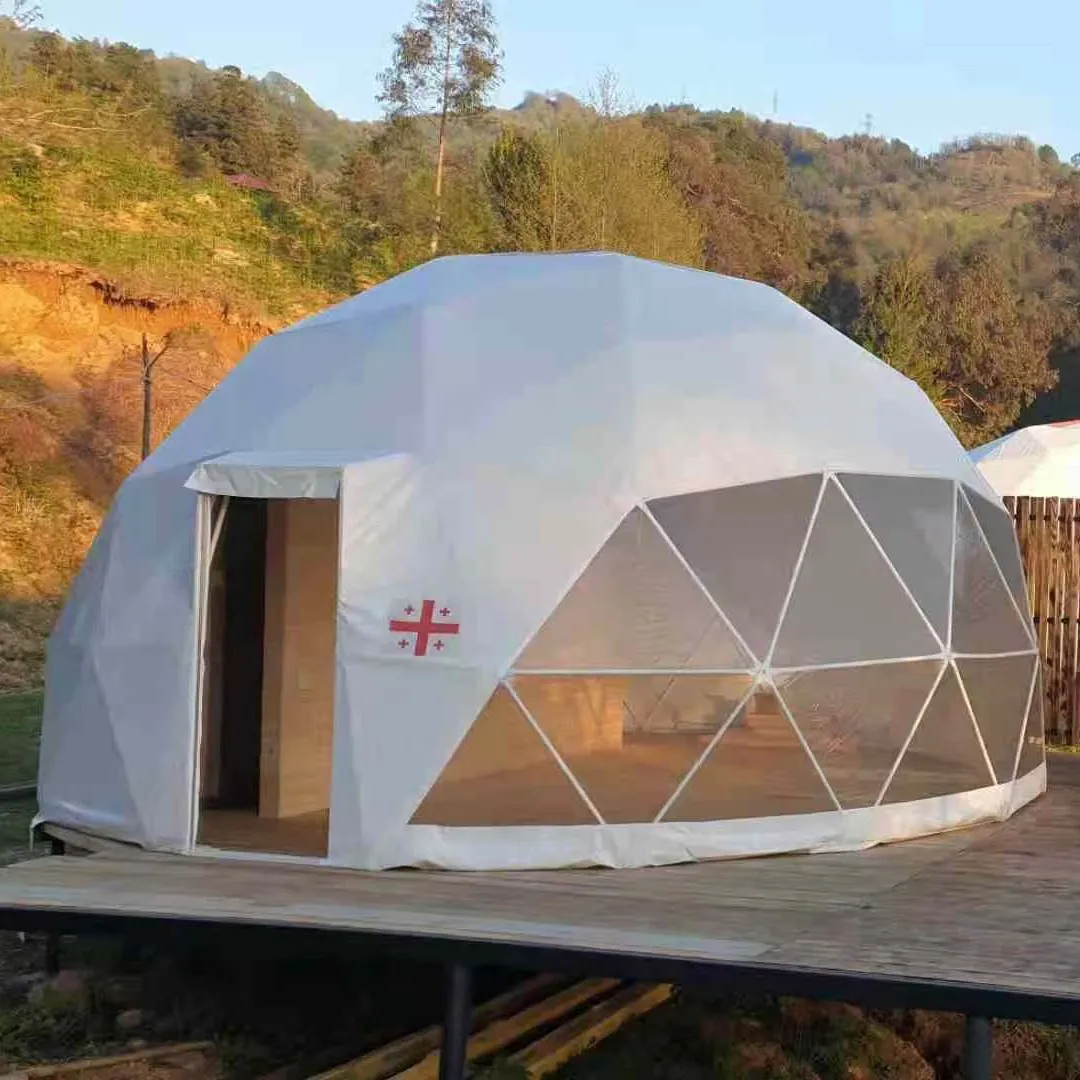 अवकाश निविड़ अंधकार पीवीसी Geodesic गुंबद तम्बू Glamping तम्बू के लिए पहाड़ों में डेरा डाले हुए