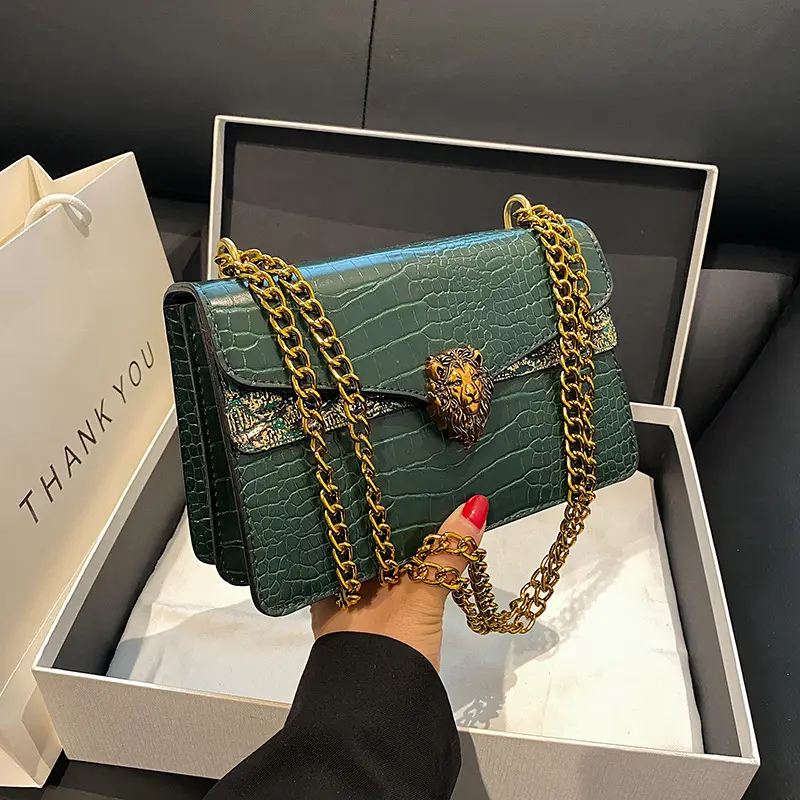 2024 sac pour femmes Ins vente chaude été nouveau haute qualité Crocodile imprimé laque cuir Design grande capacité sac à bandoulière