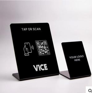 Soporte de menú de revisión de Google NFC de PVC personalizado con código QR - Product Image 1