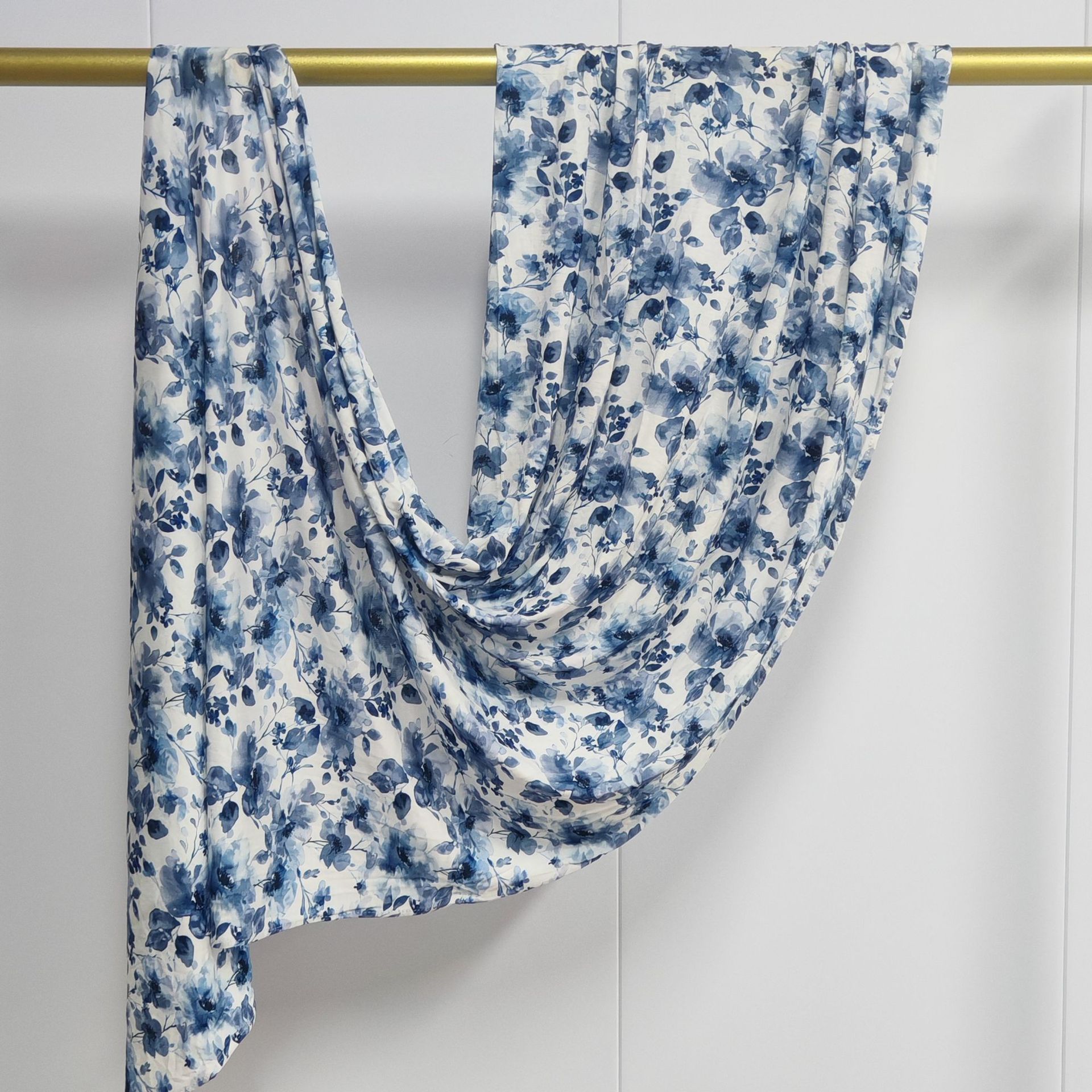 Blue white 03