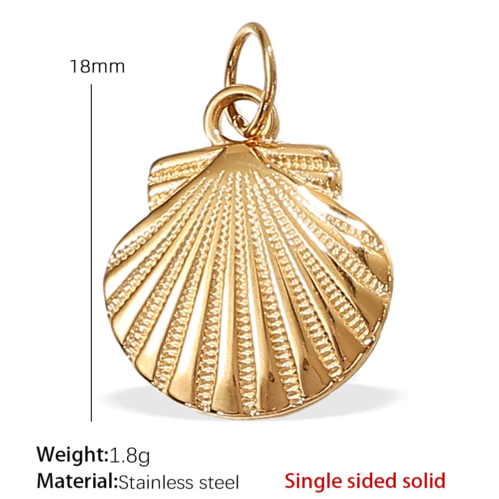 L Scallop shell charm